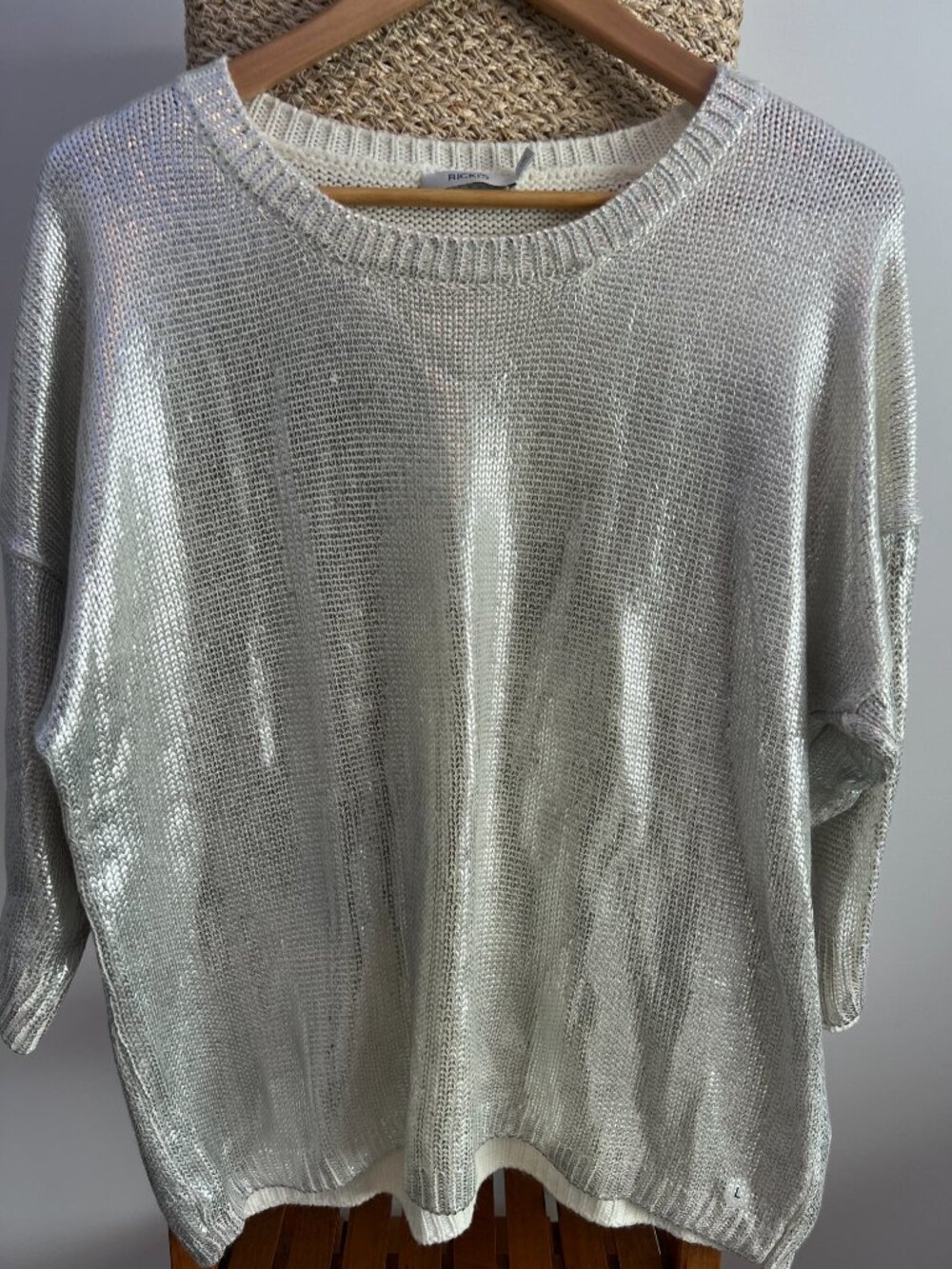 Lightweight Knit Scoop Sweater in silver-white